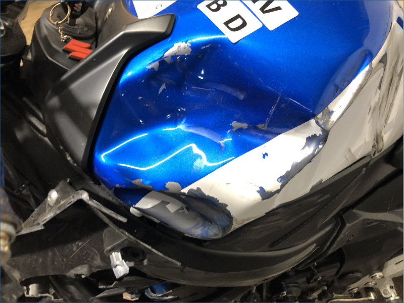 SUZUKI 750 GSR 