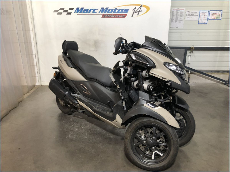 YAMAHA 300 TRICITY 
