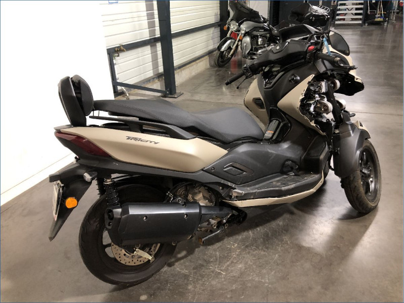 YAMAHA 300 TRICITY 