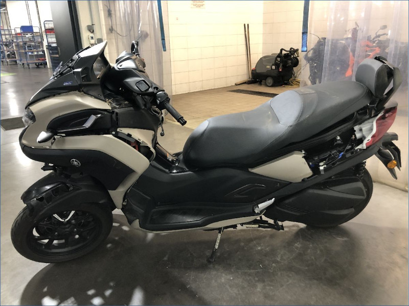 YAMAHA 300 TRICITY 