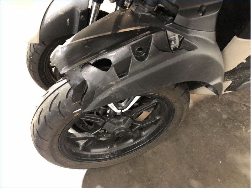 YAMAHA 300 TRICITY 