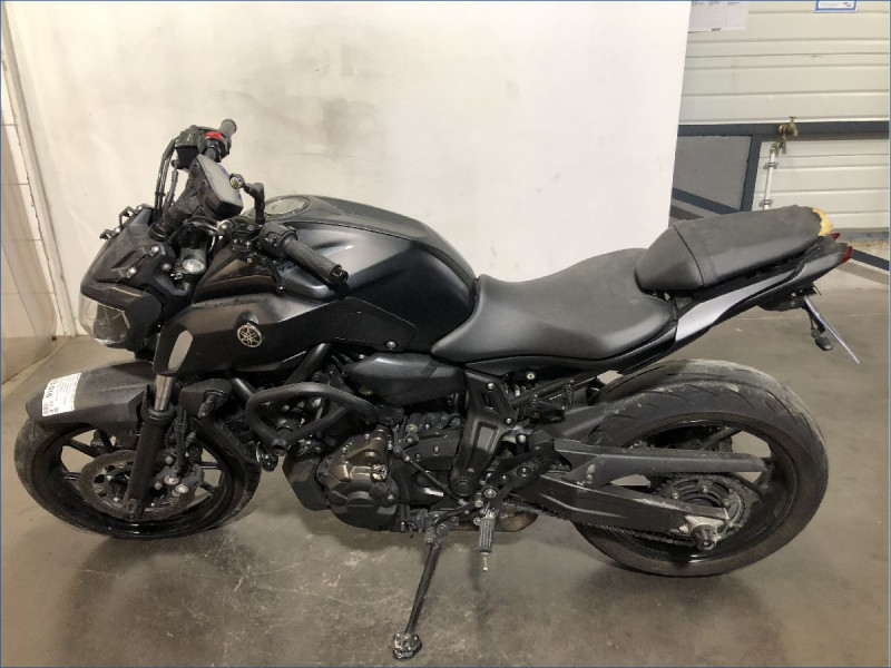 YAMAHA MT07 