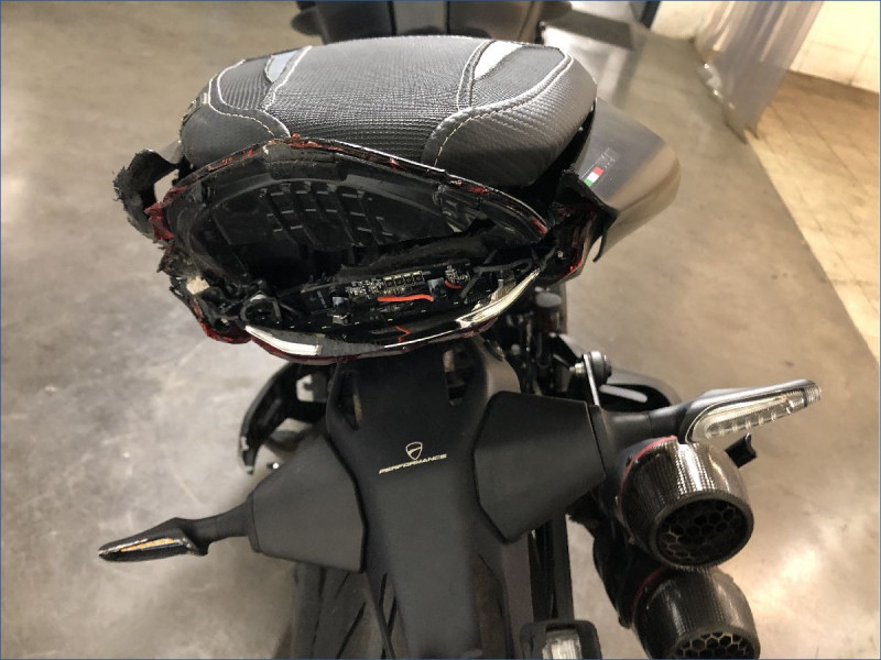 DUCATI 937 MONSTER 
