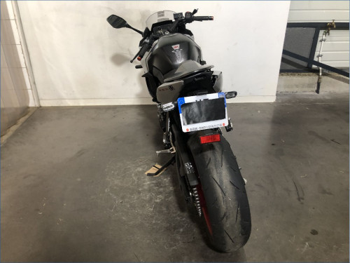 SUZUKI GSX-8R 