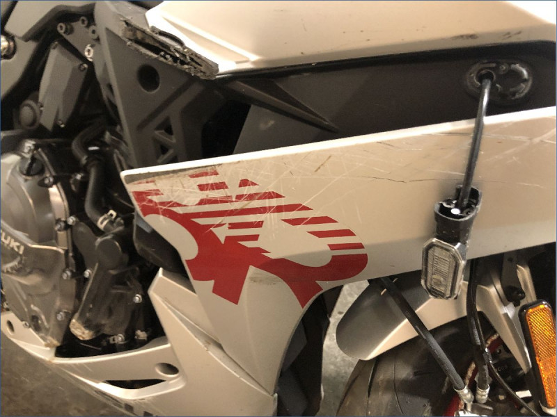 SUZUKI GSX-8R 