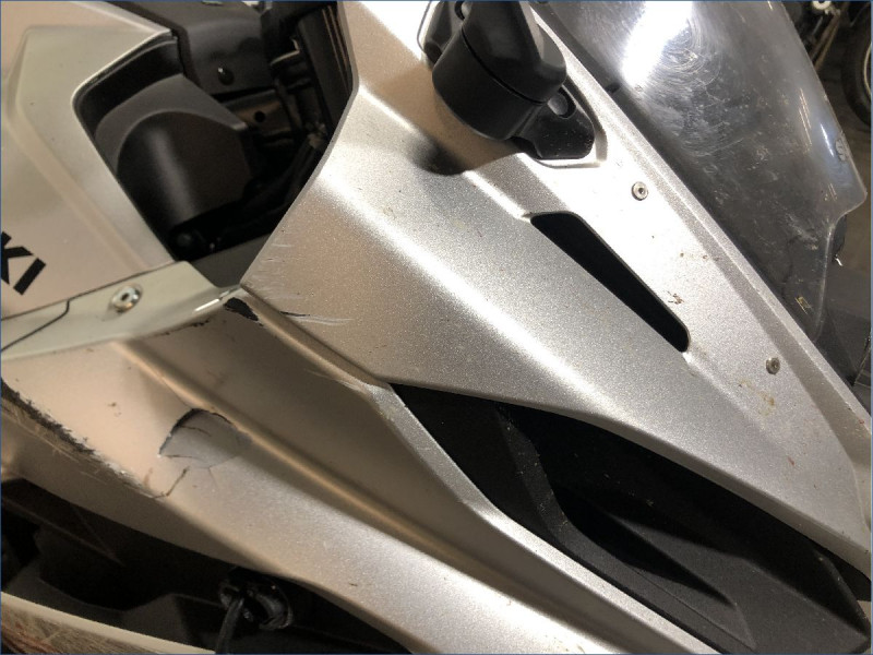 SUZUKI GSX-8R 