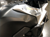 SUZUKI GSX-8R 