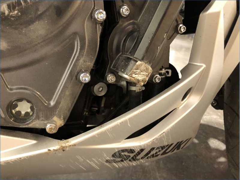 SUZUKI GSX-8R 