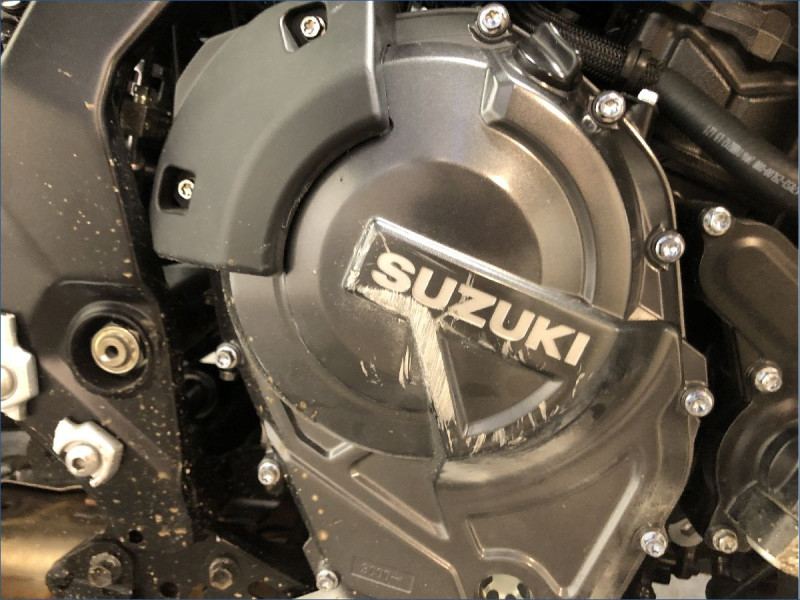 SUZUKI GSX-8R 