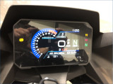SUZUKI GSX-8R 