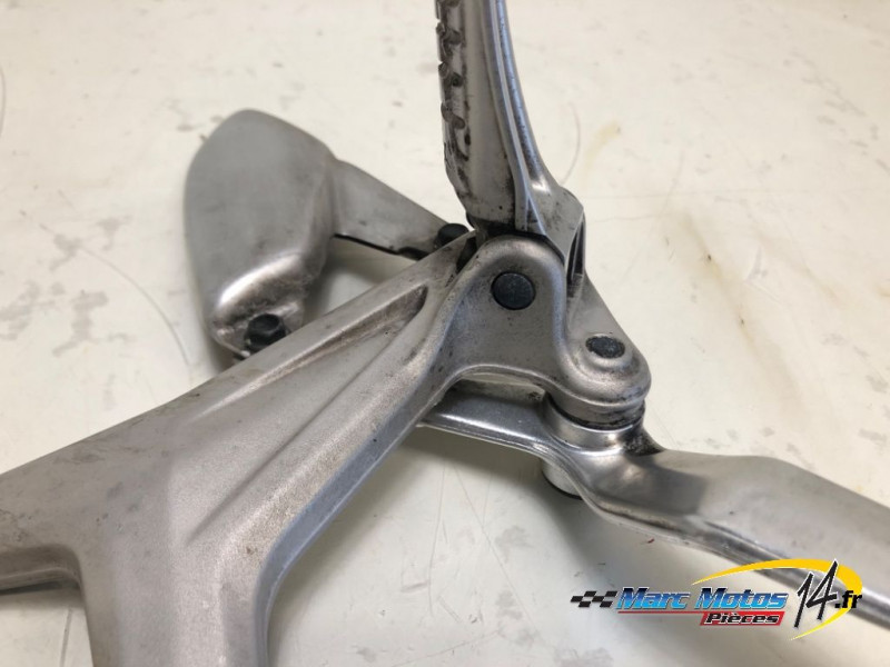 PLATINE AVANT GAUCHE MV AGUSTA 800 F3 2015