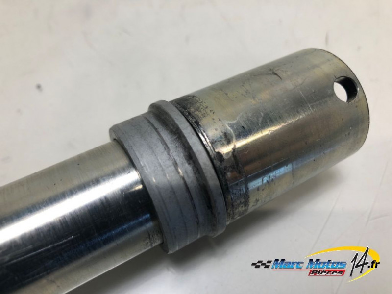 AXE DE ROUE AVANT HONDA CB1000R 2023