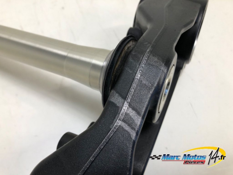 TE DE FOURCHE INFERIEUR HONDA CB1000R 2023