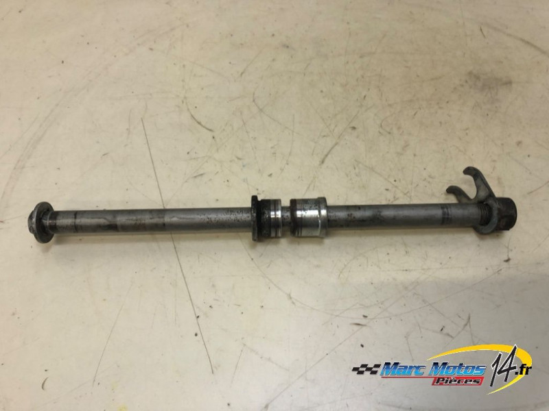 AXE DE ROUE ARRIERE HONDA 750 CB SEVEN FIFTY 1998