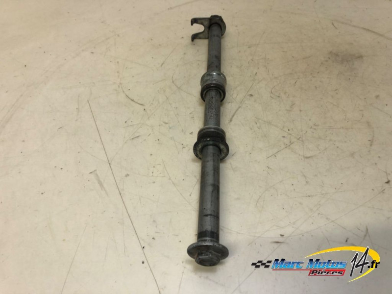 AXE DE ROUE ARRIERE HONDA 750 CB SEVEN FIFTY 1998