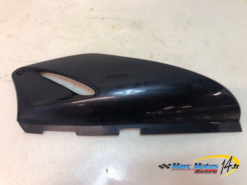 CACHE LATERAL DROIT HONDA 125 VARADERO 2005