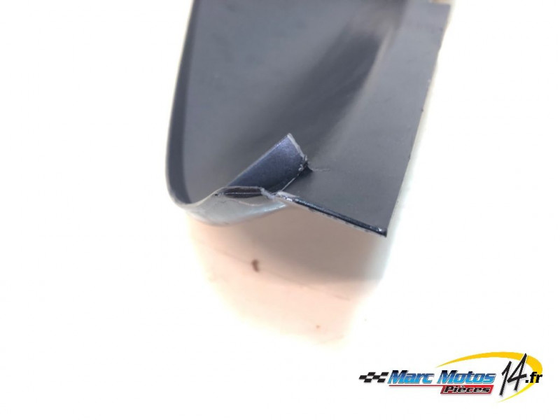 CACHE LATERAL DROIT HONDA 125 VARADERO 2005