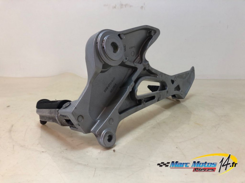 PLATINE MIXTE DROITE HONDA 125 VARADERO 2005