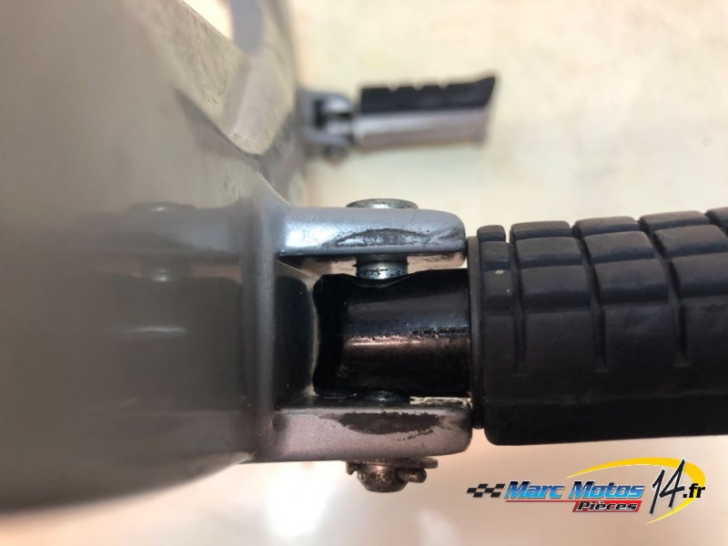 PLATINE MIXTE DROITE HONDA 125 VARADERO 2005