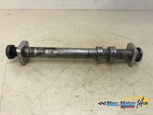 AXE DE ROUE ARRIERE SUZUKI 1000 GSXR 2006