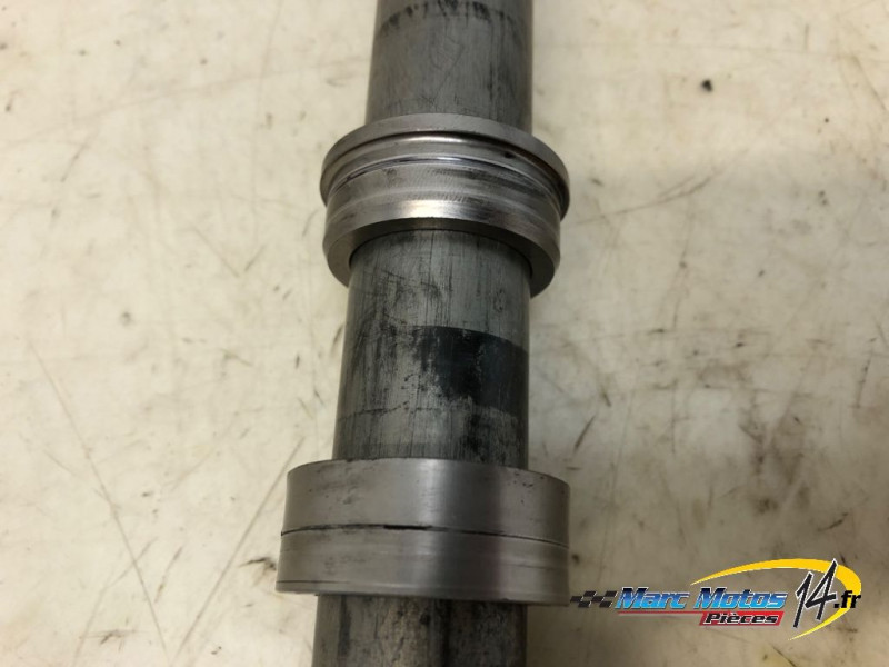 AXE DE ROUE ARRIERE SUZUKI 1000 GSXR 2006