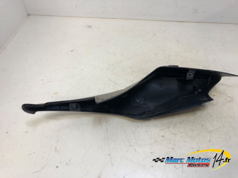 CACHE LATERAL DROIT SUZUKI 1000 GSXR 2006