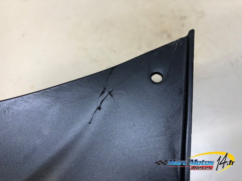CACHE LATERAL DROIT SUZUKI 1000 GSXR 2006