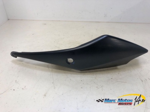 CACHE LATERAL GAUCHE SUZUKI 1000 GSXR 2006