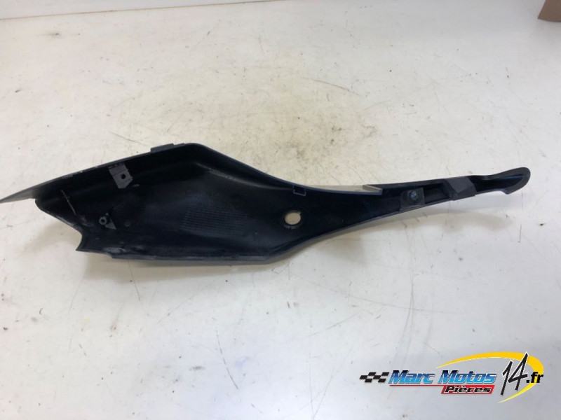 CACHE LATERAL GAUCHE SUZUKI 1000 GSXR 2006
