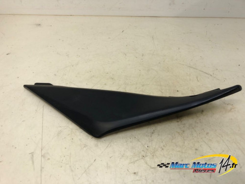 CACHE LATERAL INTERMEDIAIRE GAUCHE SUZUKI 1000 GSXR 2006