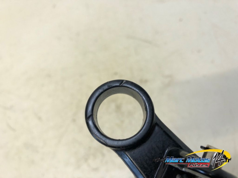 PLATINE ARRIERE DROITE SUZUKI 1000 GSXR 2006