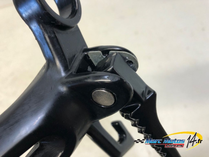 PLATINE ARRIERE DROITE SUZUKI 1000 GSXR 2006
