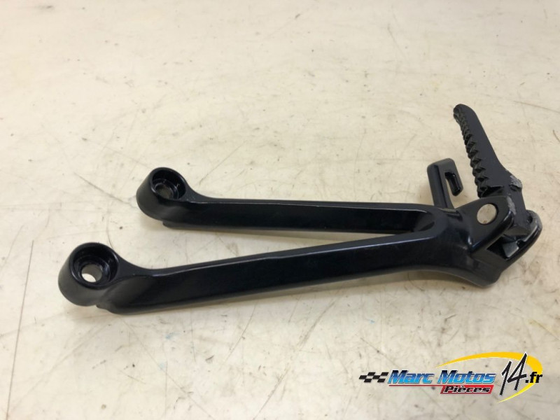 PLATINE ARRIERE GAUCHE SUZUKI 1000 GSXR 2006