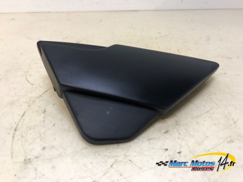 HABILLAGE DE BOITE A AIR DROIT YAMAHA 750 FZX 1990