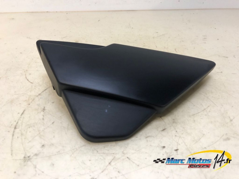 HABILLAGE DE BOITE A AIR DROIT YAMAHA 750 FZX 1990