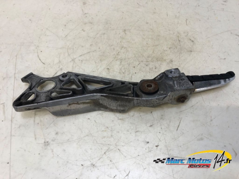PLATINE ARRIERE DROITE YAMAHA 750 FZX 1990