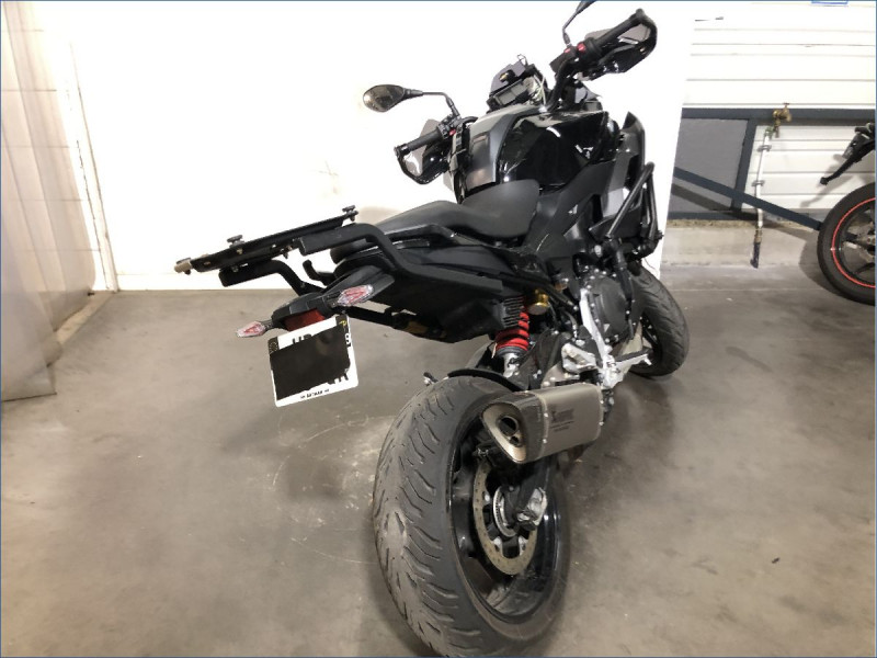 BMW F900XR TRIPLE BLACK A2