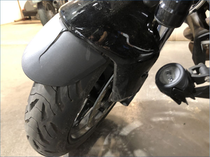 BMW F900XR TRIPLE BLACK A2