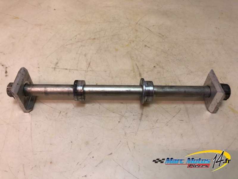 AXE DE ROUE ARRIERE HONDA 750 HORNET 2023