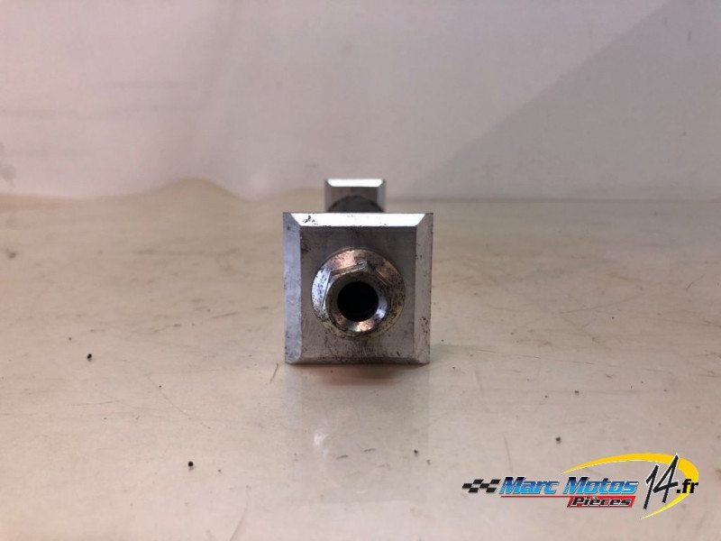 AXE DE ROUE ARRIERE HONDA 750 HORNET 2023
