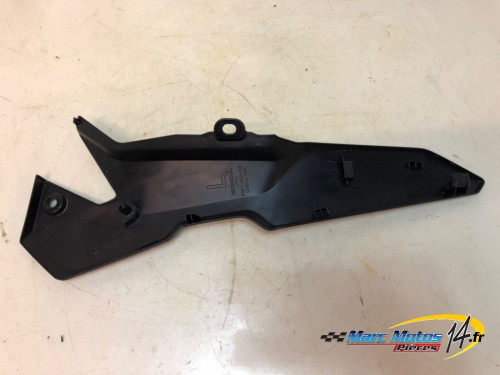 CACHE LATERAL INTERMEDIAIRE GAUCHE HONDA 750 HORNET 2023