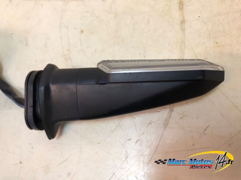 CLIGNOTANT AVANT DROIT HONDA 750 HORNET 2023