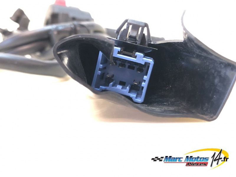 COMMODO DROIT HONDA 750 HORNET 2023