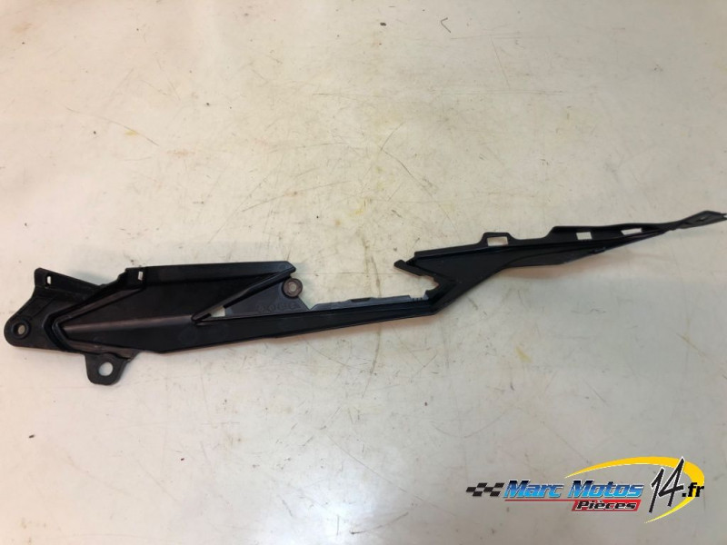 HABILLAGE DE CARENAGE DROIT HONDA 750 HORNET 2023