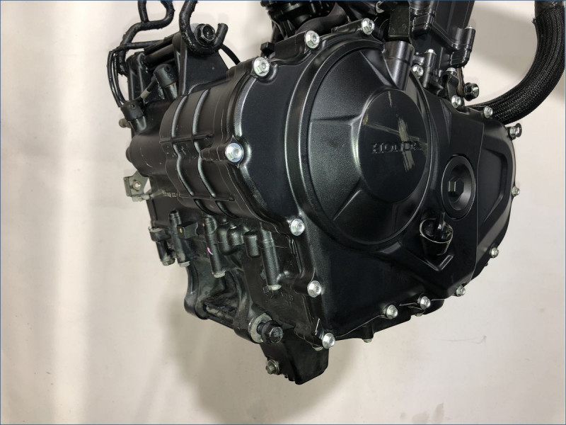 MOTEUR HONDA 750 HORNET 2023
