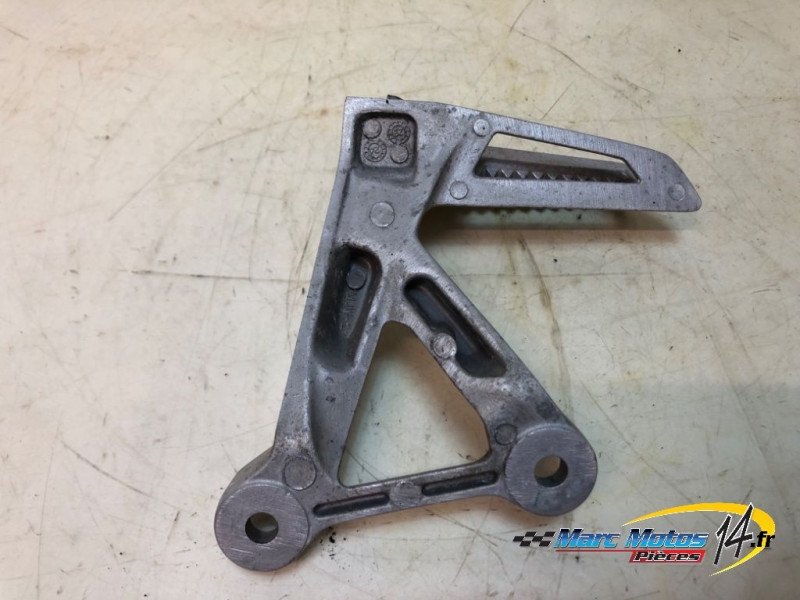 PLATINE ARRIERE GAUCHE HONDA 750 HORNET 2023