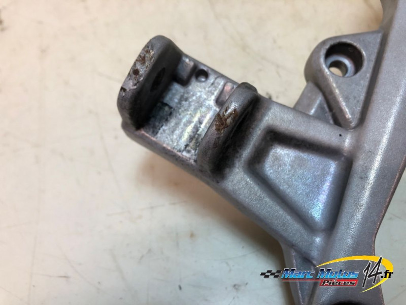 PLATINE AVANT DROITE HONDA 750 HORNET 2023
