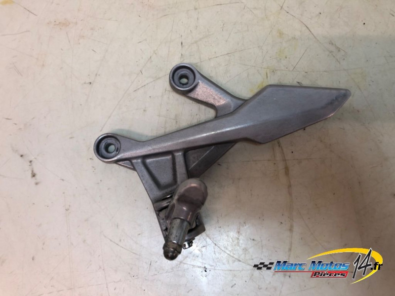 PLATINE AVANT GAUCHE HONDA 750 HORNET 2023