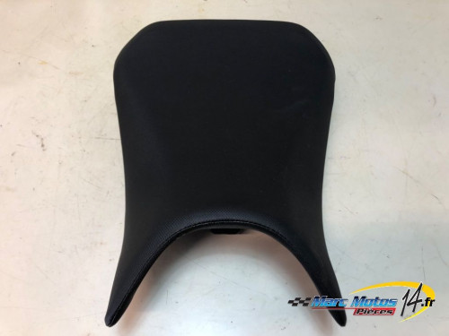SELLE AVANT HONDA 750 HORNET 2023