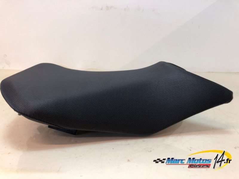 SELLE AVANT HONDA 750 HORNET 2023
